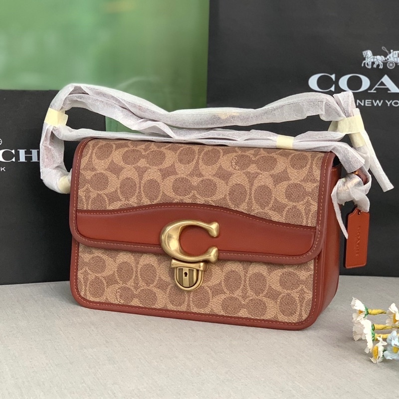 สด-ผ่อน-กระเป๋า-9-5-นิ้ว-งาน-shop-c6639-studio-shoulder-bag-in-signature-canvas