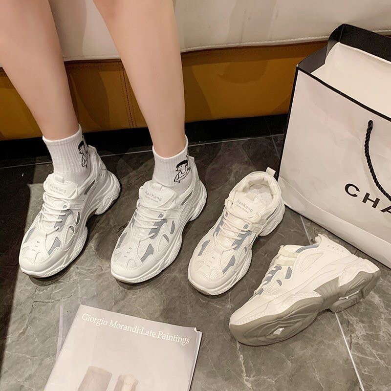 ภาพหน้าปกสินค้าCOOL SHOES (มาใหม่ AR-20)  รองเท้าผ้าใบผู้หญิง เสริมส้น 5 ซม.รองเท้าวิ่งกีฬาระบายอากาศได้ดีและทนต่อการสึกหรอ จากร้าน eccoshoes บน Shopee