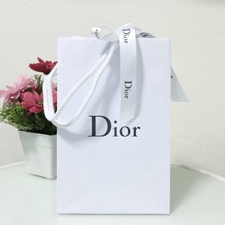 แท้💯 ถุง Dior สีขาว ถุงกระดาษใหม่กริบ ใส่น้ำหอม100ml ได้ค่ะ