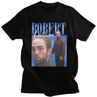 เสื้อยืดผู้ เสื้อยืด พิมพ์ลายกราฟฟิค Robert Pattinson 90S สีดํา สไตล์วินเทจ สําหรับผู้ชาย S-5XL