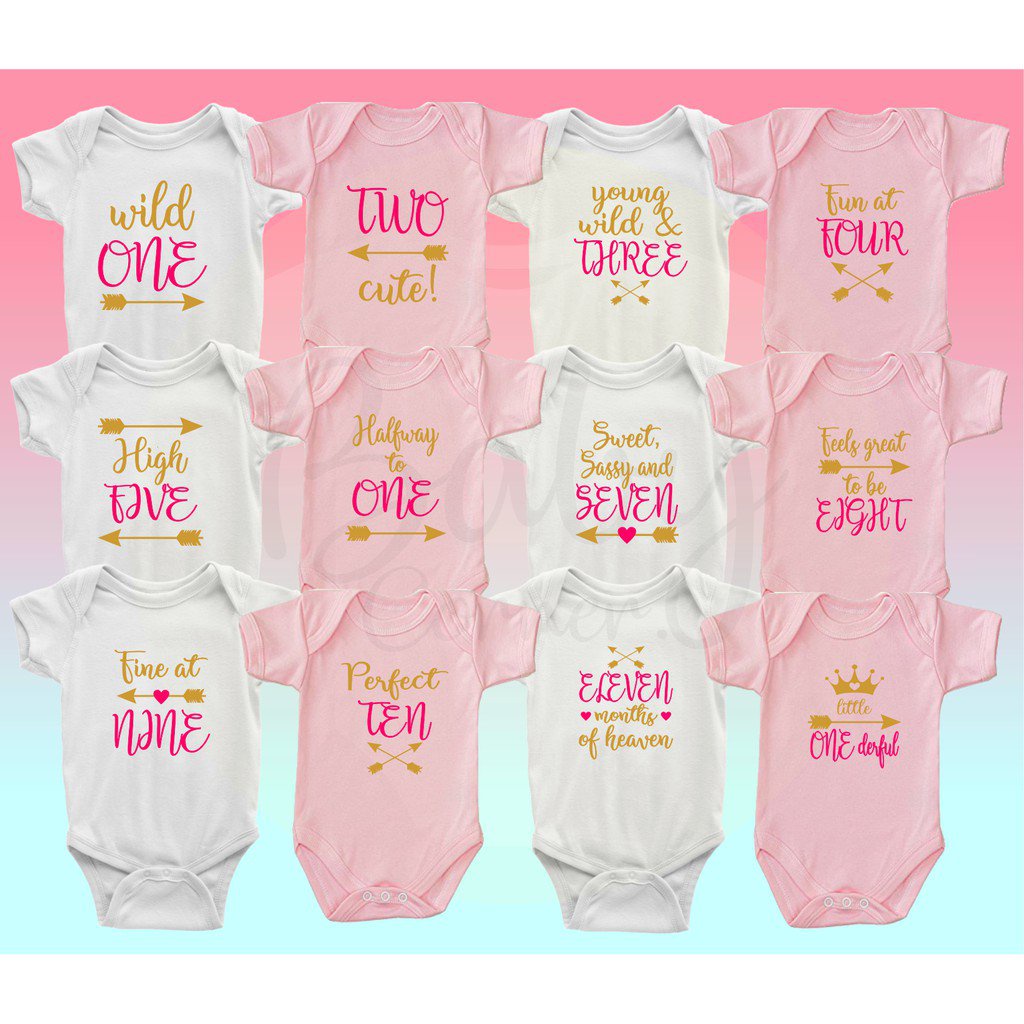 milestone-ที่กําหนดเองในเดือนบน-baby-onesie-เด็กผู้หญิงตัวหนึ่ง