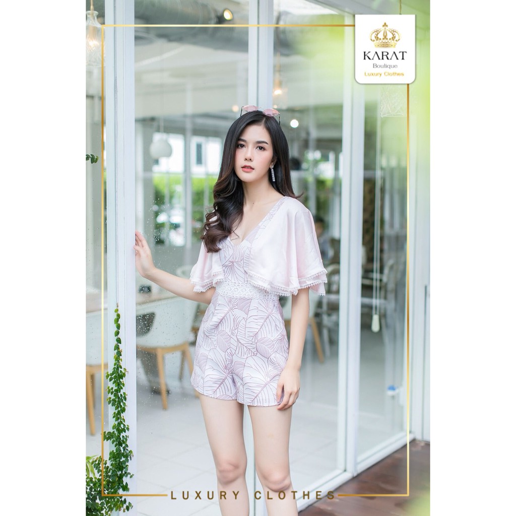 playsuit-แขนระบาย-2-ชั้นคลิประบายด้วยลูกไม้สีขาวโดยรอบ-ตัดขอบเอวด้วยลูกไม้ทอลายสีขาว