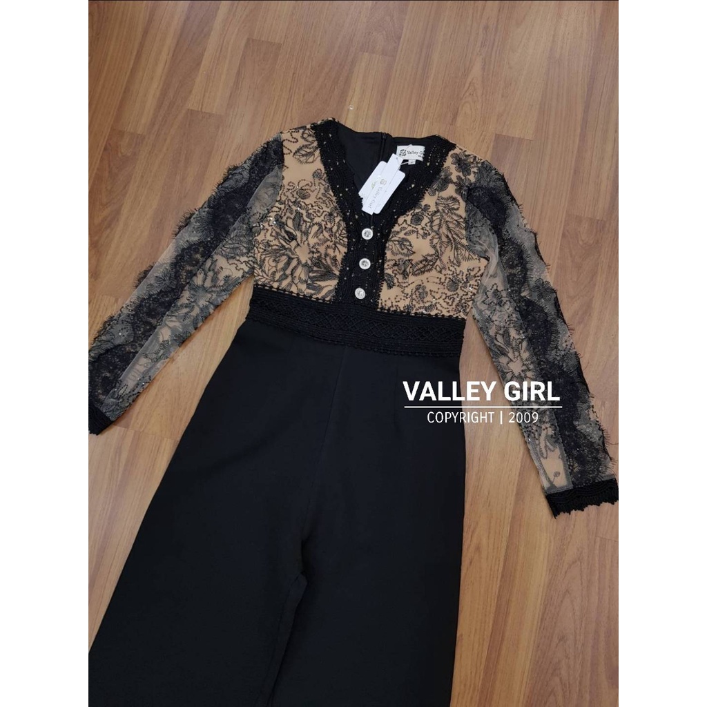 valley-girl-จั๊มสูทกางเกงขายาว-ด้านบนดีเทลแน่นๆเรยค่า-ผ้ามีวิ้งๆในตัว-แต่งกะดุม-ขอบเอวลุกไม้-อกเสริมฟองน้ำ-ทรงแขนคือสวย