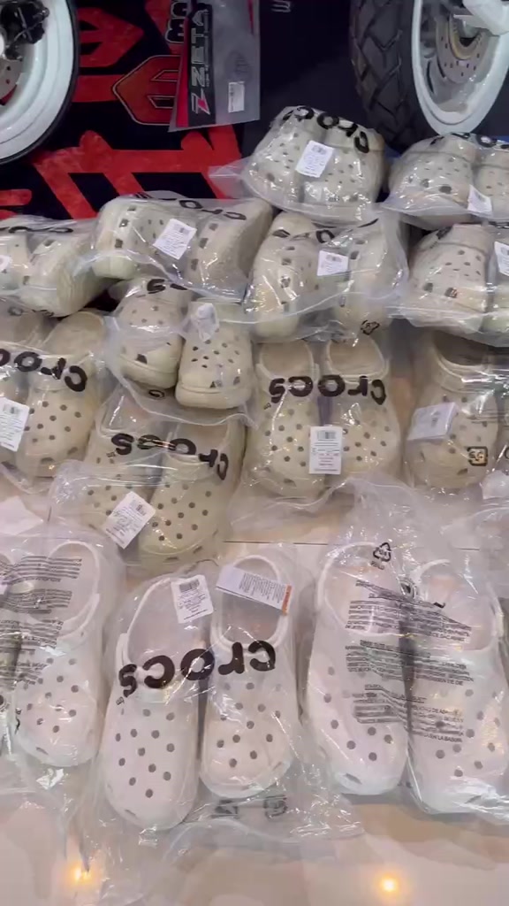 พรีออเดอร์-crocs-crush-ของแท้1000