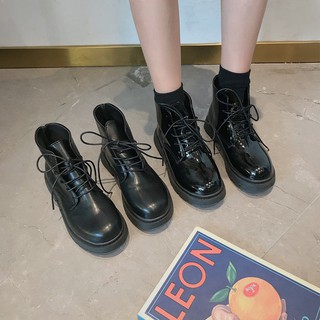ภาพขนาดย่อของภาพหน้าปกสินค้ารองเท้าบูทมาร์ตินผู้หญิง 2020 ใหม่รองเท้าหนังขนาดเล็กหญิงฤดูใบไม้ผลิและฤดูใบไม้ร่วงนักเรียนรองเท จากร้าน bmpshop8817 บน Shopee