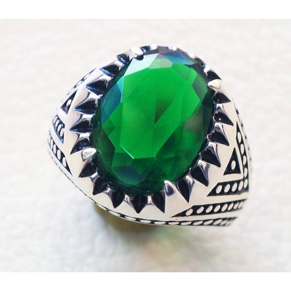 แหวนมรกตใหม่สไตล์ยุโรปและอเมริกาย้อนยุคแหวนเงินไทยผู้ชายหินสีเขียว-เขียว-de2-892