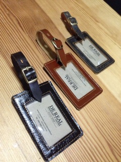 BAG TAG - LUGGAGE TAG   ป้ายชื่อห้อยกระเป๋าเดินทาง หนังวัวแท้ สลักชื่อฟรี