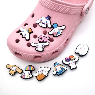 ภาพขนาดย่อของภาพหน้าปกสินค้าSANRIO รองเท้า PVC ลายการ์ตูนสุนัข Cinnamon Dog Graffiti น่ารัก แต่งหัวเข็มขัด สําหรับตกแต่งรองเท้า จากร้าน cyvenight1.th บน Shopee ภาพที่ 1