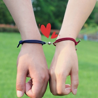 ภาพหน้าปกสินค้าสร้อยข้อมือคู่แม่เหล็กดึงดูดกันและกันของเกาหลีใต้สำหรับผู้ชายและผู้หญิงวัสดุโลหะผสมเชือกถัก ซึ่งคุณอาจชอบราคาและรีวิวของสินค้านี้