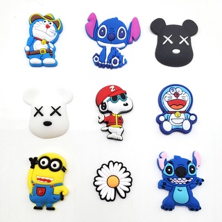 Jibits Kaws Stitch รองเท้า Charms Snoopy Doraemon Jibitz Croc Pins Anime Jibbits Crocks สําหรับผู้ชาย อุปกรณ์เสริมตกแต่งรองเท้า