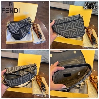 กระเป๋า Fendi พร้อมกล่อง กระเป๋า ไซค์9”