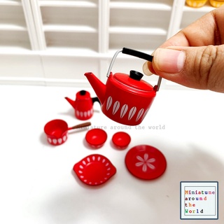 ของจิ๋ว ชุดเครื่องครัวจิ๋ว สีแดง kitchenware miniature toy จานจิ๋ว ชามจิ๋ว กาน้ำจิ๋ว red dollhouse ตกแต่งบ้านตุ๊กตา