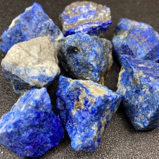 ภาพหน้าปกสินค้าLAP08 ลาพิส ลาซูลี ( Lapis Lazuli ) เลือกชิ้นได้ หินแร่ธรรมชาติ ของแท้ รูปทรงธรรมชาติ หินสี หินนำโชค หินมงคล หินสะสม ที่เกี่ยวข้อง
