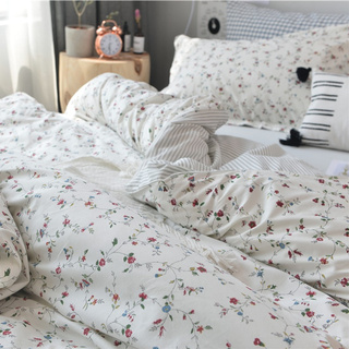 ผ้าปูที่นอน (ลาย ดอกไม้เล็กๆ ขาว ดูสะอาดตา)