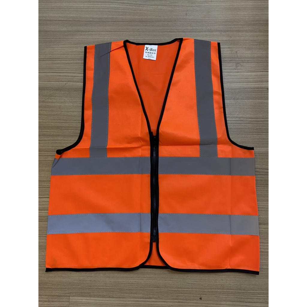 ภาพหน้าปกสินค้าF02 เสื้อกั๊กสะท้อนแสงเห็นได้ชัด Traffic Construction ชุดปั่นจักรยาน เสื้อจราจร safety vest จากร้าน x_boxsafetyshop บน Shopee