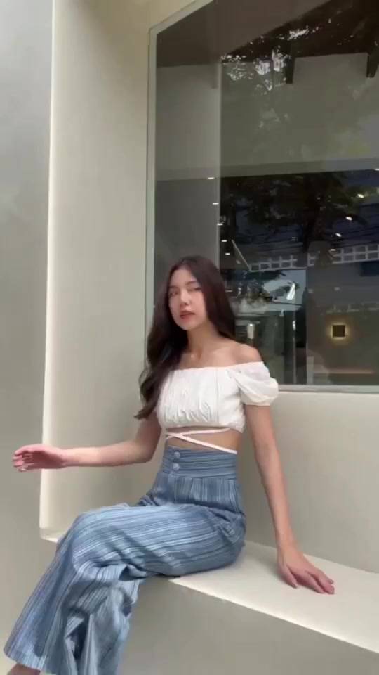 new-กางเกงยีนส์-ลายริ้ว-ผ้าเบานิ่มไม่หนามาก-ใส่สบายเอวสูงเลยสะดือ-ใส่สบายไม่รัดต้นขา-พรางหุ่นดีมาก