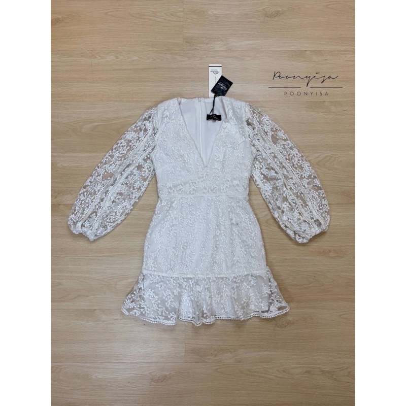 mini-dress-ลูกไม้สีขาว-สวยหรู