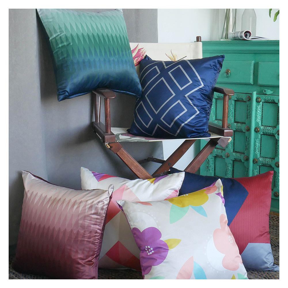 หมอนอิง-home-living-style-confetti-18x18-นิ้ว-สีฟ้า-ตกแต่งมุมห้องนั่งเล่นให้สวยงามด้วย-หมอนอิง-จากแบรนด์-home-living-sty