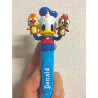 ปากกา donald&amp;chipdale กดขยับมือได้ จากdisney store Japan