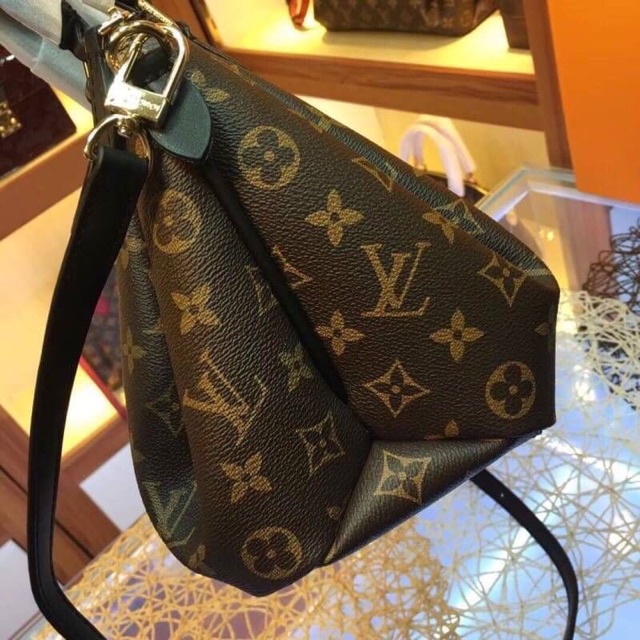 louis-vuitton-rivoli-pm