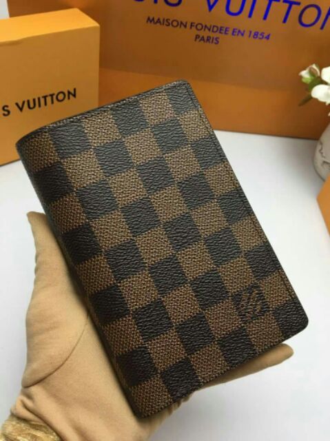 louis-vuitton-passport-หนังแท้