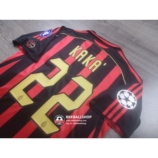 ภาพหน้าปกสินค้า[Retro] - เสื้อฟุตบอล ย้อนยุค AC Milan Home เอซี มิลาน เหย้า 2006/07 Full Option พร้อมเบอร์ชื่อ 22 KAKA ที่เกี่ยวข้อง