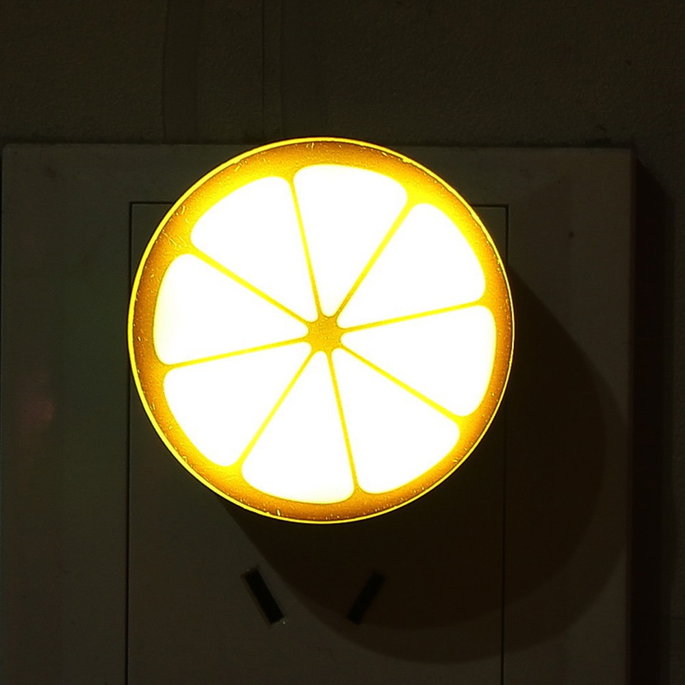 ภาพหน้าปกสินค้าโคมไฟ LED สว่างอัตโนมัติ รูปเลม่อน สำหรับห้องนอน จากร้าน aofeng.th บน Shopee
