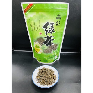 U14ชาเขียว(高级绿茶）ขนาด 100g ใบชาเขียวเป็นชาที่คนส่วนใหญ่นิยมดื่มกัน ชามีกลิ่นหอม ชุ่มคอ และยังมีประโยชน์ต่อสุขภาพอีกมากมาย