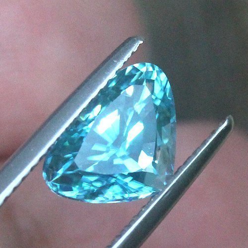 พลอยเพทาย-blue-zircon-นน3-99กะรัต