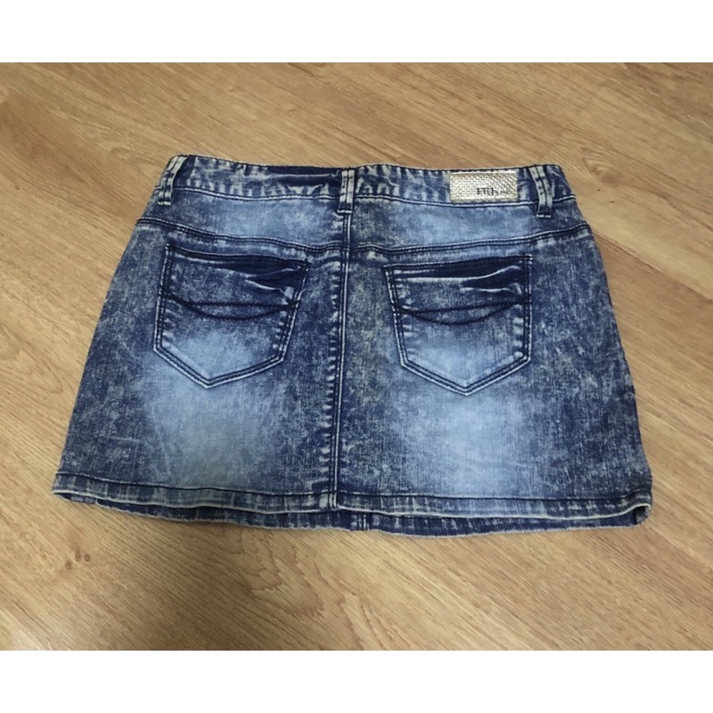 กระโปรงยีนส์สั้น-ป้าย-frj-jeans-size-เอว28-29-มือ1