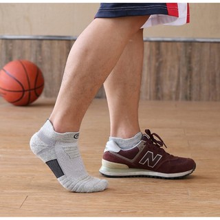 ภาพขนาดย่อของภาพหน้าปกสินค้าถุงเท้าวิ่ง ถุงเท้ากีฬา Donlima 100% เลือกสีได้ มีของ พร้อมส่ง จากร้าน sportive_thailand บน Shopee