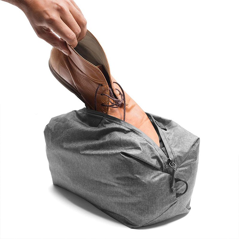ภาพหน้าปกสินค้าPeak Design Shoe Pouch กระเป๋าใส่รองเท้า เบา พับได้ จากร้าน peakdesign_officialstore บน Shopee