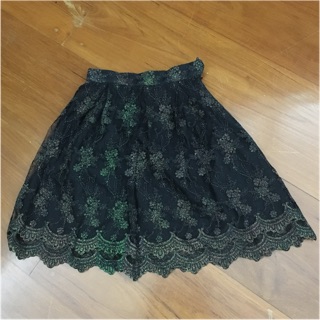 New Queen P. Vintage lace skirt with tag ใหม่พร้อมป้าย ลูกไม้อย่างดีค่ะ ใส่ไปงานได้ ไซส์s เอว 26 นิ้ว งานดีมาก