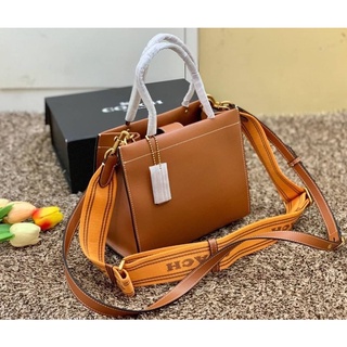 COACH ((C8544)) CASHIN CARRY TOTE