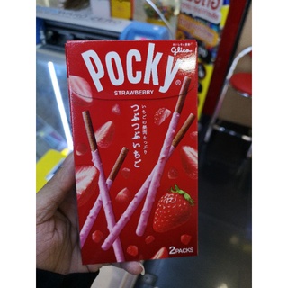 pcoky strawberry รสสตอเบอรี่​ นำเข้าจาก​ ญี่ปุ่น​ 1กล่องมี​2ห่อ​ 18.0g