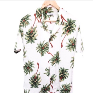 Limited Edition‼️ เสื้อฮาวายสีขาวลายตัดลายต้นมะพร้าว สวยมาก