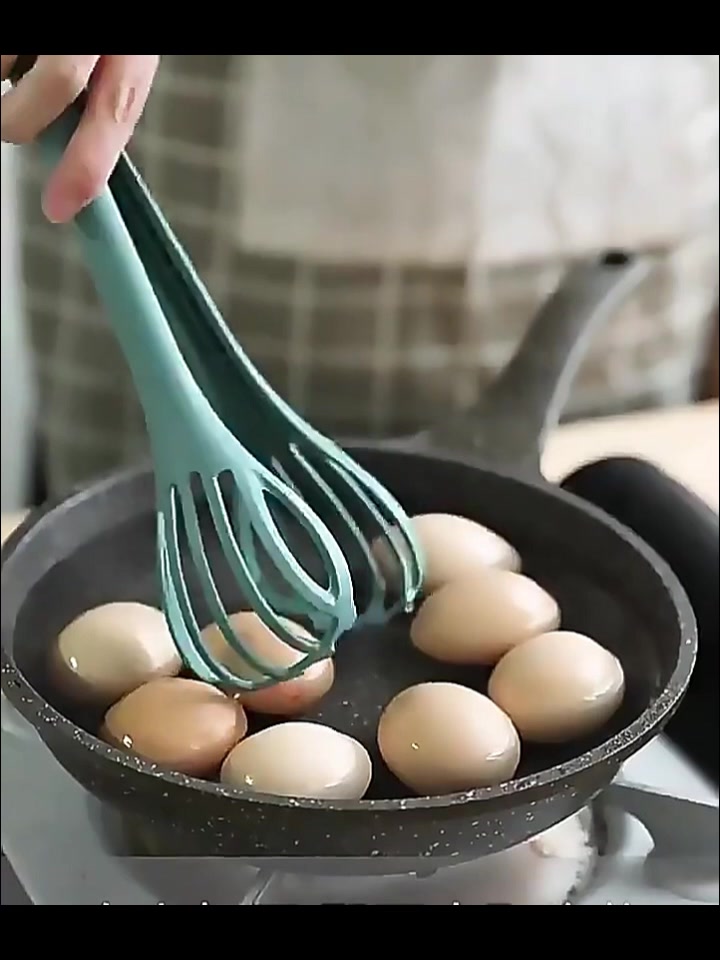 smileshop-3-in-1-ที่ตีไข่ที่คีบอาหาร-ที่คีบอาหารอเนกประสงค์-ที่ตักไข่-ตีไข่-ใช้จับเส้นโซปะ