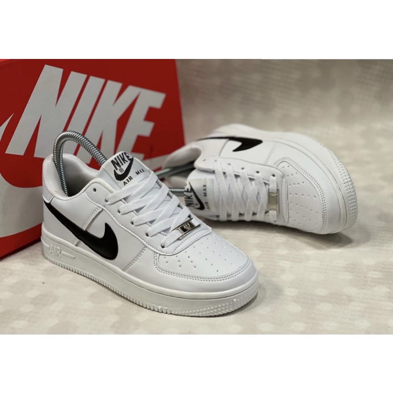 รองเท้าผ้าใบ-nike-air-force-1