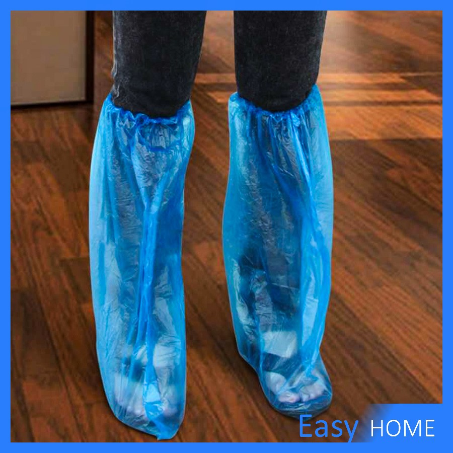 ภาพหน้าปกสินค้าถุงครอบรองเท้ากันฝน ถุงพลาสติกยาว ถุงพลาสติกกันลื่น สำหรับสวมรองเท้า (พร้อมส่ง) รองเท้ากันน้ำ Disposable foot cover จากร้าน easyhomecenter บน Shopee