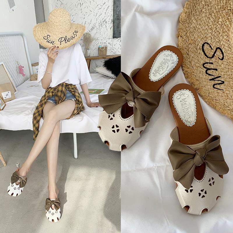 ภาพหน้าปกสินค้าSlippers women wear 2019 summer new wild Korean fashion beach shoes flat bottom sandals students Baotou half