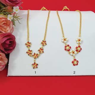 สร้อยคอทองลายผ่าหวายมนห้อยดอกไม้ลงยา ยาว 18 นิ้ว ทองปลอม ทองชุบ ทำจากทองเหลือง ใส่ออกงานได้  ใส่อาบน้ำได้ รูปถ่ายจากสินค