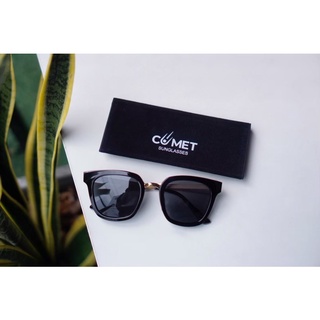ภาพขนาดย่อสินค้าแว่นตา COMET Black Wayfarer Sunglasses
