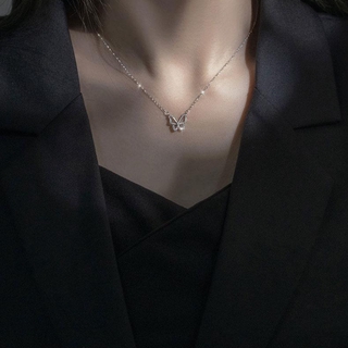 ภาพขนาดย่อของภาพหน้าปกสินค้าสร้อยคอ Fashion Butterfly Necklace Rhinestone Chain Silver Color Clavicle Necklace Animal Korean Jewelry จากร้าน lingchao.th บน Shopee