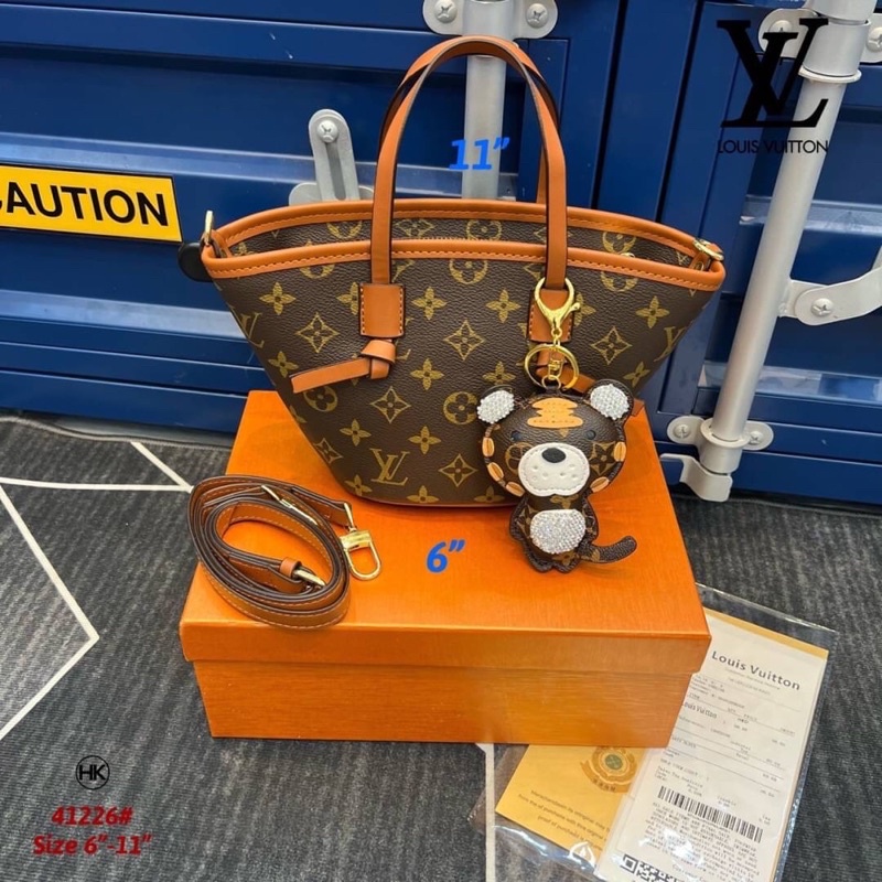 กระเป๋าหลุยส์-มาใหม่-ทรงพัด-พร้อมกล่องแบรนด์-louisvuitton-41226