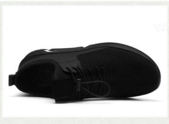 ภาพหน้าปกสินค้ารองเท้าสปอร์ต รองเท้าผ้าใบกีฬา ผู้ชาย สีดำ จากร้าน ilove99shop บน Shopee