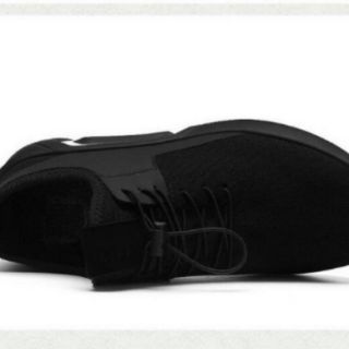 ภาพขนาดย่อของภาพหน้าปกสินค้ารองเท้าสปอร์ต รองเท้าผ้าใบกีฬา ผู้ชาย สีดำ จากร้าน ilove99shop บน Shopee