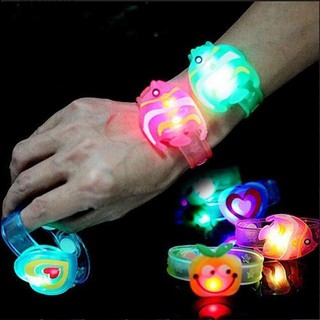 เช็ครีวิวสินค้าสายรัดข้อมือ มีไฟ LED ปรับขนาดได้ ของเล่นสำหรับเด็ก