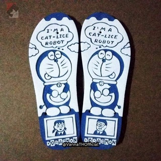 รองเท้าแกะลาย | ลาย Doraemon 2 | ช้างดาว ของแท้ | Handmade | (Pre-พรีออเดอร์)