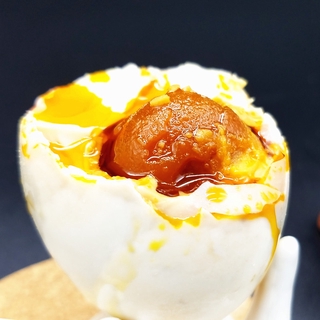 ภาพขนาดย่อของภาพหน้าปกสินค้าไข่เค็มฮ่องกง ซูนเฮา ไข่เป็ด 顺豪香咸鸭蛋流油咸鸭蛋咸蛋即食60g จากร้าน p67brt07ft บน Shopee ภาพที่ 3