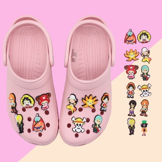 One Piece Jibbitz ตัวการ์ตูน crocs diy ถอดได้ รองเท้า accessories อะนิเมะ pvc shoe charms เด็กชาย เด็กหญิง เด็ก ของขวัญคริสต์มาสสำหรับเด็ก 1000 รุ่น สําหรับคุณเลือก